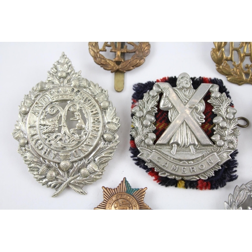 342 - Military Cap Badges x 10 inc. Royal Armoured Corps Northampton Camerons Etc