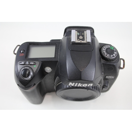 371 - Nikon D70s DSLR DIGITAL CAMERA Body Only WORKING