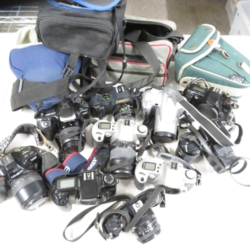 381 - SLR Film Cameras Inc Canon, Olympus & Minolta w/ Some Lenses Job Lot x 10