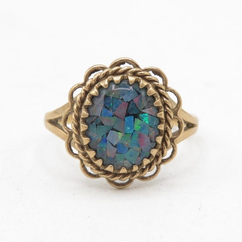 102 - 9ct gold mosaic opal triplet ring with wavy openwork frame (2.4g) Size  N