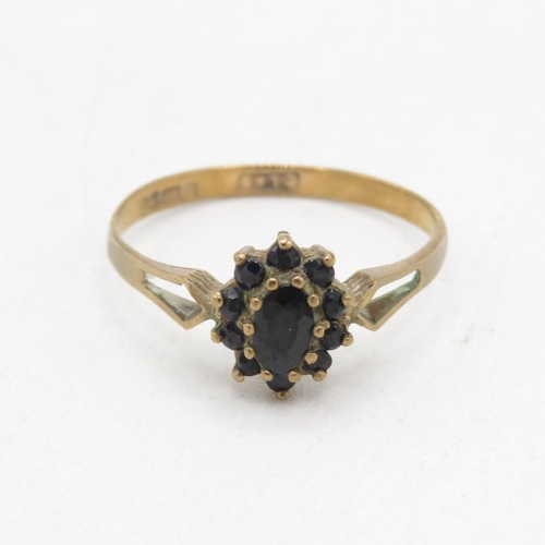 9ct gold sapphire cluster ring (1.3g) Size  Q