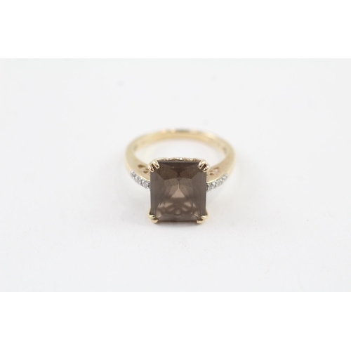 9ct gold smokey quartz & diamond dress ring (3g) Size  K