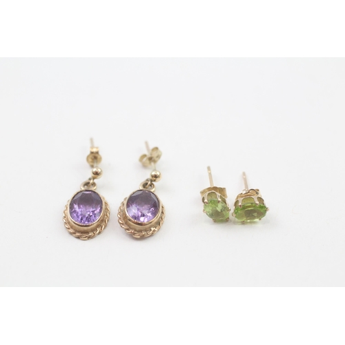 2x 9ct gold amethyst drop earrings & peridot stud earrings (2.6g)