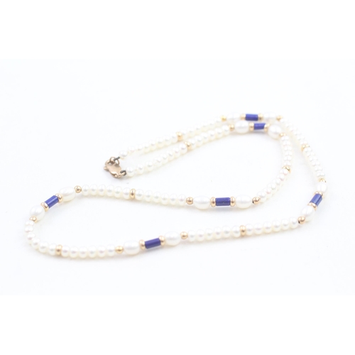 9ct gold cultured pearl single strand necklace with lapis lazuli spacers (8.4g)