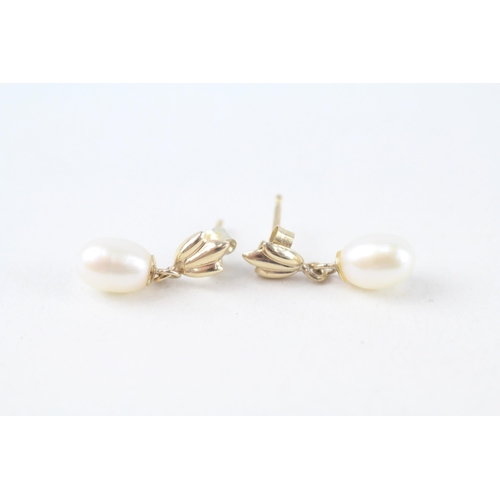 9ct gold freshwater pearl drop earrings (1.1g)