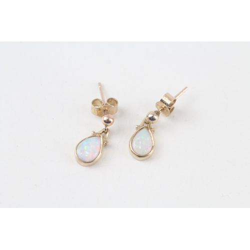 9ct gold pear cut white opal drop earrings (1.3g)