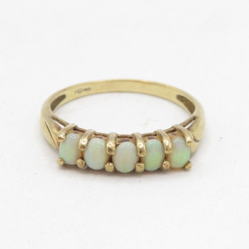 9ct gold opal five stone ring (1.9g) Size  P
