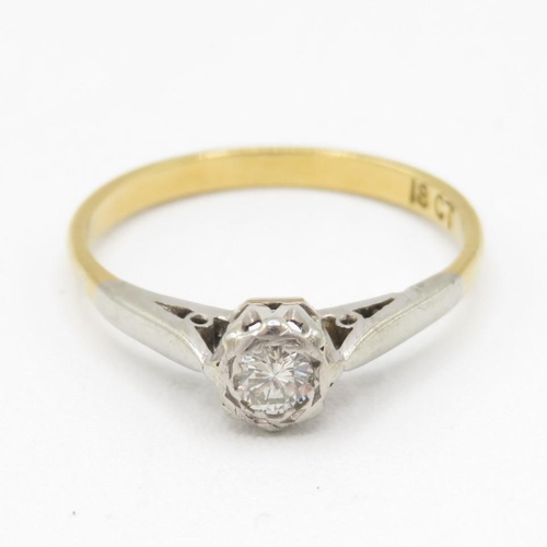 18ct gold diamond solitaire ring (2g) Size  M