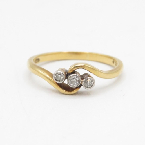 18ct gold early 20th century diamond three stone dress ring (2.8g) Size  N 1/