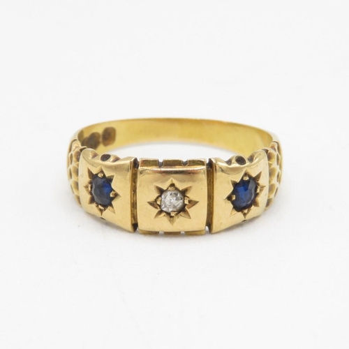 18ct gold antique sapphire & diamond star set ring (3.7g) Size  N