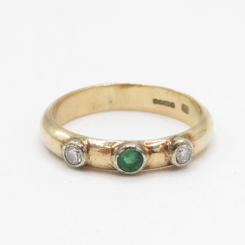 9ct gold emerald & diamond three stone ring (2.7g) Size  M