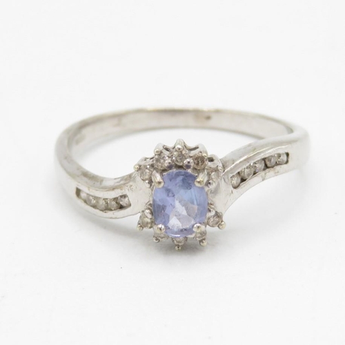 9ct white gold tanzanite & diamond cluster ring with diamond shoulders (2.4g) Size  P