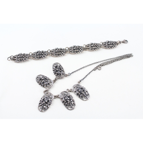 A brutalist silver necklace and bracelet set (47g)