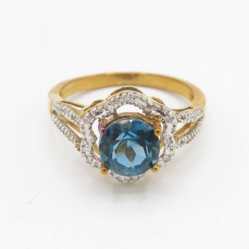 9ct gold blue topaz & diamond dress ring (2.6g) Size  N