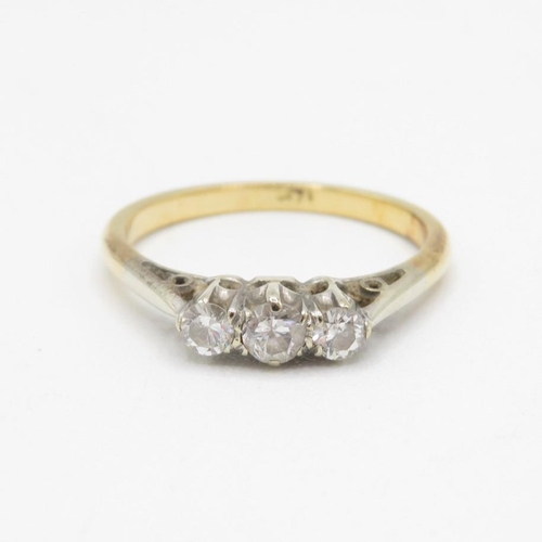 18ct gold vintage old cut diamond thee stone ring, claw set (2.1g) Size  L