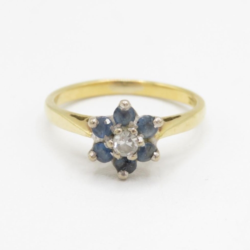 18ct gold sapphire & diamond cluster ring (2.4g) Size  J 1/2