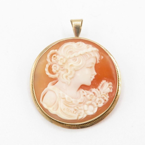 9ct gold vintage female portrait shell cameo pendant (3.9g) Size  O