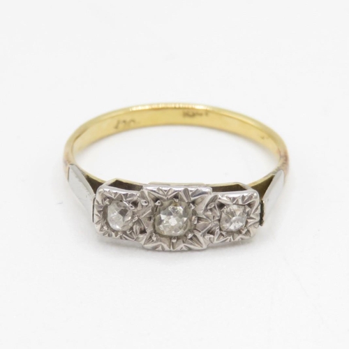 18ct gold vintage old mine cut diamond three stone ring (1.8g) Size  J
