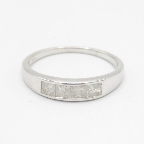 10ct white gold princess cut diamond, channel set ring (2.2g) Size  O