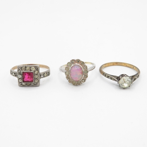 3 x 9ct gold and silver vintage paste and paste and foiled glass set rings (7.1g) Size  N + O + O
