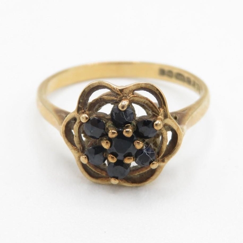 9ct gold sapphire seven stone floral cluster ring with openwork frame (2.4g) Size  P