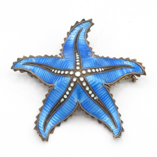 A silver enamel starfish brooch by Ivar Holth, Norway (8g)