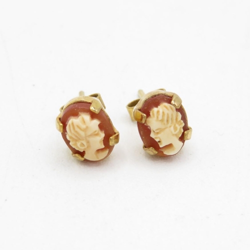 9ct gold shell cameo drop earrings to depict female profile (1.2g)