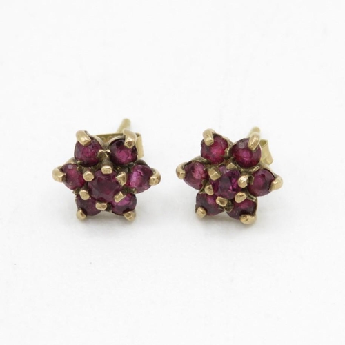 9ct gold seven stone ruby floral cluster stud earrings (1.1g)