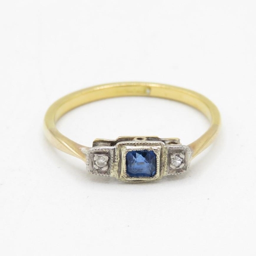 18ct gold antique diamond & sapphire three stone ring with milgrain detail (1.9g) Size  N