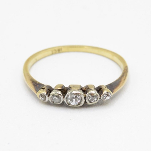 18ct gold old cut diamond five stone ring (1.5g) Size  M