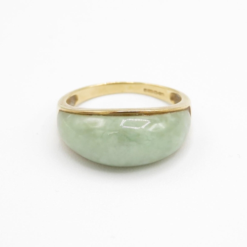 9ct gold jade dome ring (3.7g) Size  R
