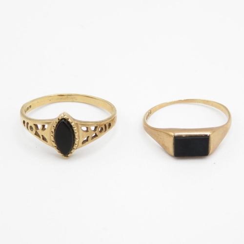 2x 9ct gold black onyx dress rings (3g) Size  P + N