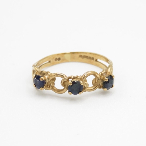 9ct gold 1970's sapphire three stone dress ring (1.4g) Size  J 1/2