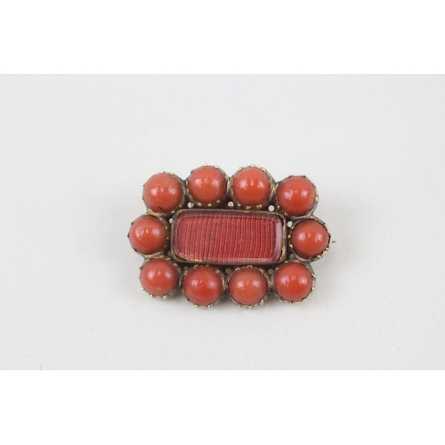 106 - 12ct gold antique coral brooch with base metal pin  4.6 g
