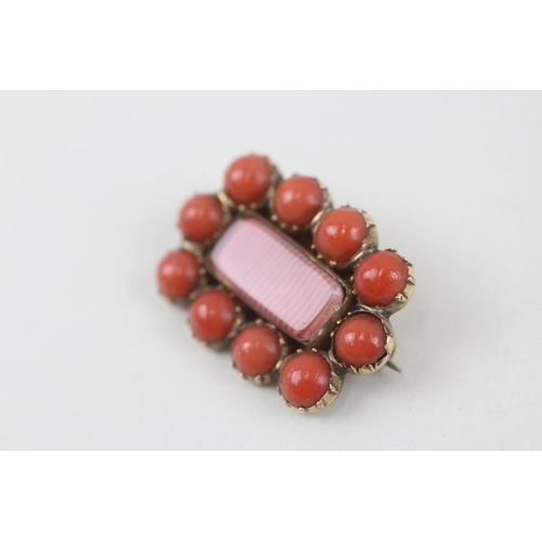 106 - 12ct gold antique coral brooch with base metal pin  4.6 g