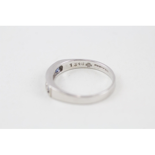 109 - 9ct white gold diamond & sapphire five stone ring Size O 2.4 g