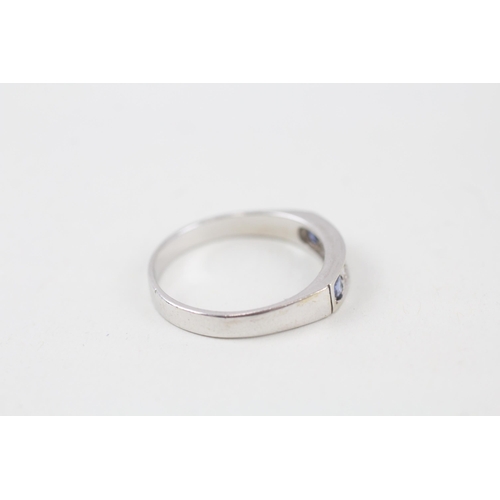 109 - 9ct white gold diamond & sapphire five stone ring Size O 2.4 g