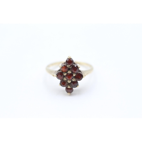 111 - 9ct gold garnet marquise shaped cluster ring Size J 2.3 g