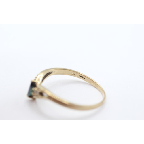 78 - 9ct gold diamond & sapphire five stone openwork chevron ring Size T 2.1 g