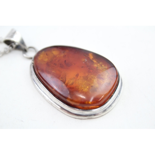 349 - Vintage sterling silver baltic amber pendant necklace (32g)