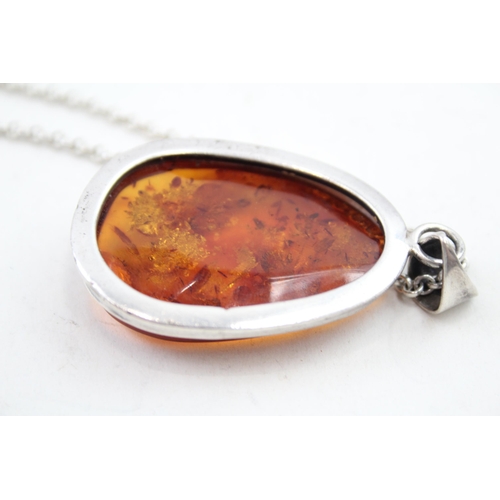 349 - Vintage sterling silver baltic amber pendant necklace (32g)