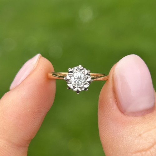 18ct gold round brilliant cut diamond single stone ring Size H 1.9 g