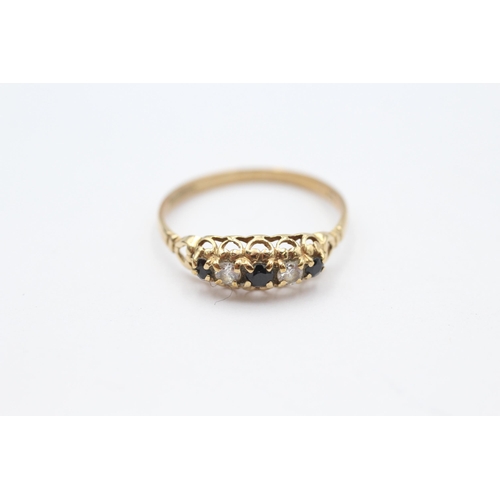 135 - 9ct gold vintage sapphire & cubic zirconia ring Size  O - 1.2 g