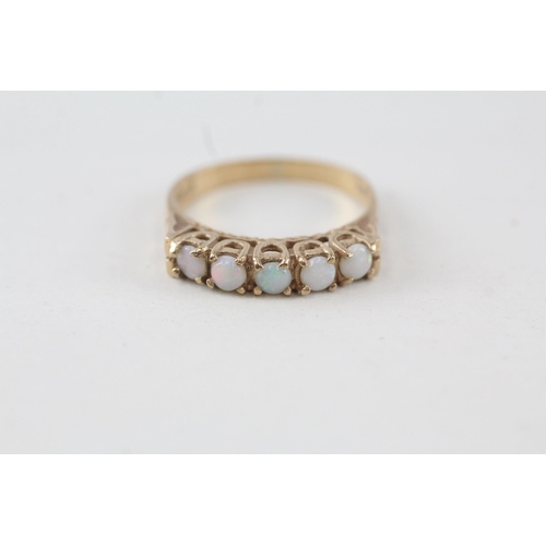 172 - 9ct gold round opal five stone ring Size  L - 2 g