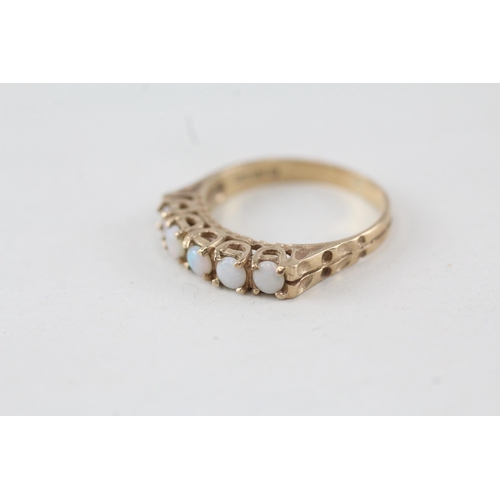 172 - 9ct gold round opal five stone ring Size  L - 2 g