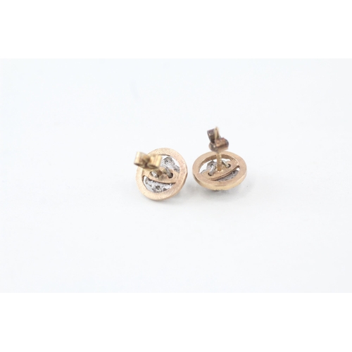 178 - 9ct gold vintage sapphire and diamond set floral cluster stud earrings   - 1.6 g