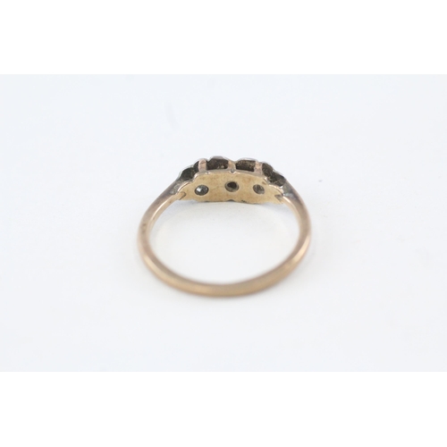 180 - 9ct gold and .950 platinum topped vintage diamond set ring Size  J - 1.7 g