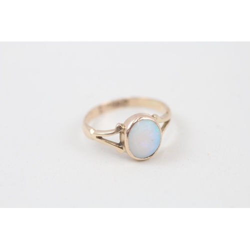 39 - 9ct gold opal single stone ring Size  L - 1.7 g - AS SEEN