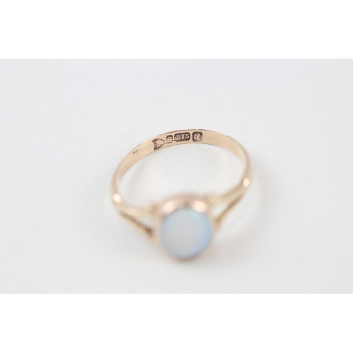 39 - 9ct gold opal single stone ring Size  L - 1.7 g - AS SEEN