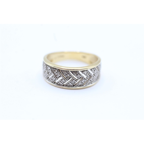 61 - 14ct gold diamond ring Size  N   - 3.1 g